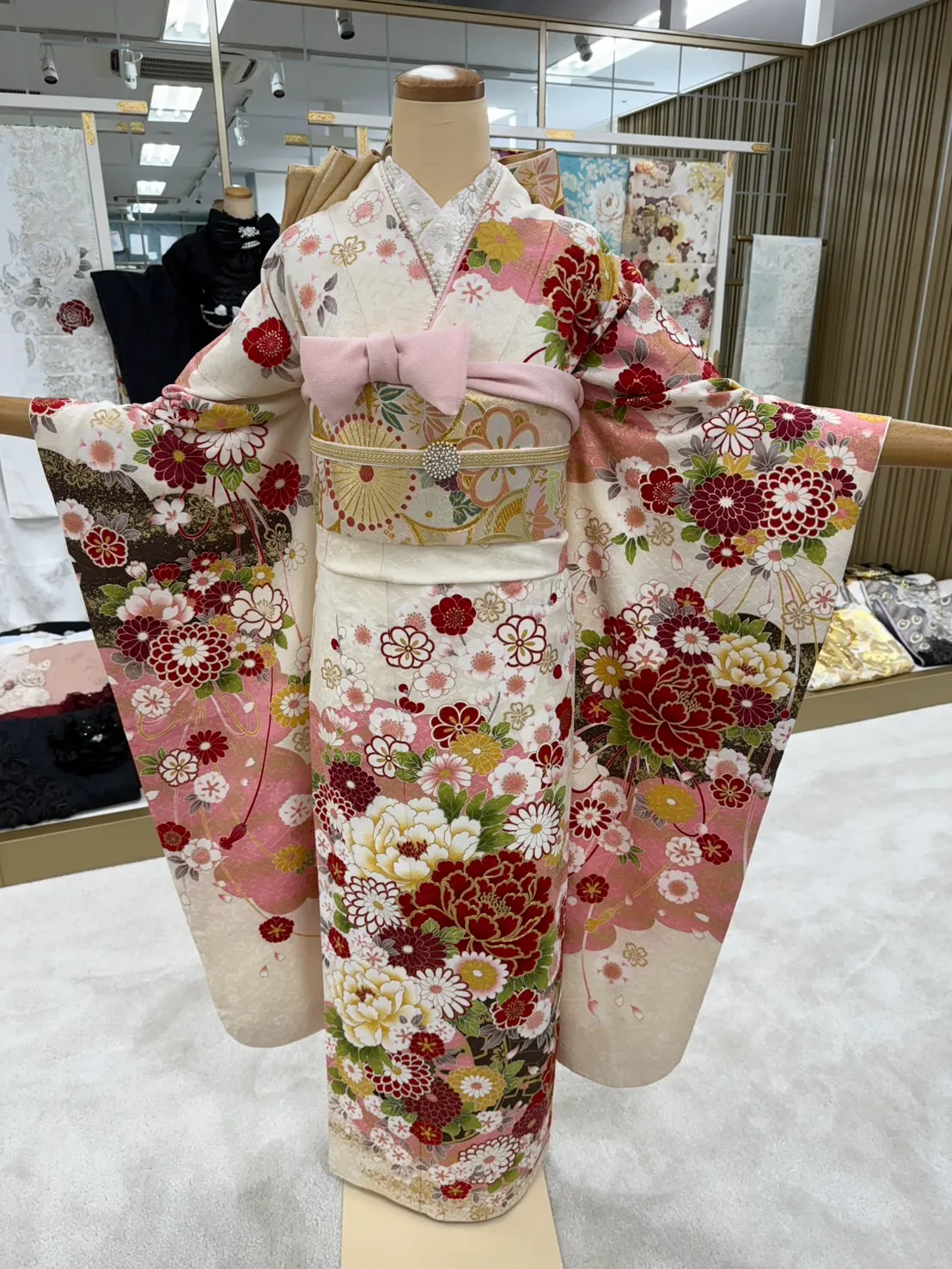 古典　正統派古典　可愛い　淡い　ピンク
