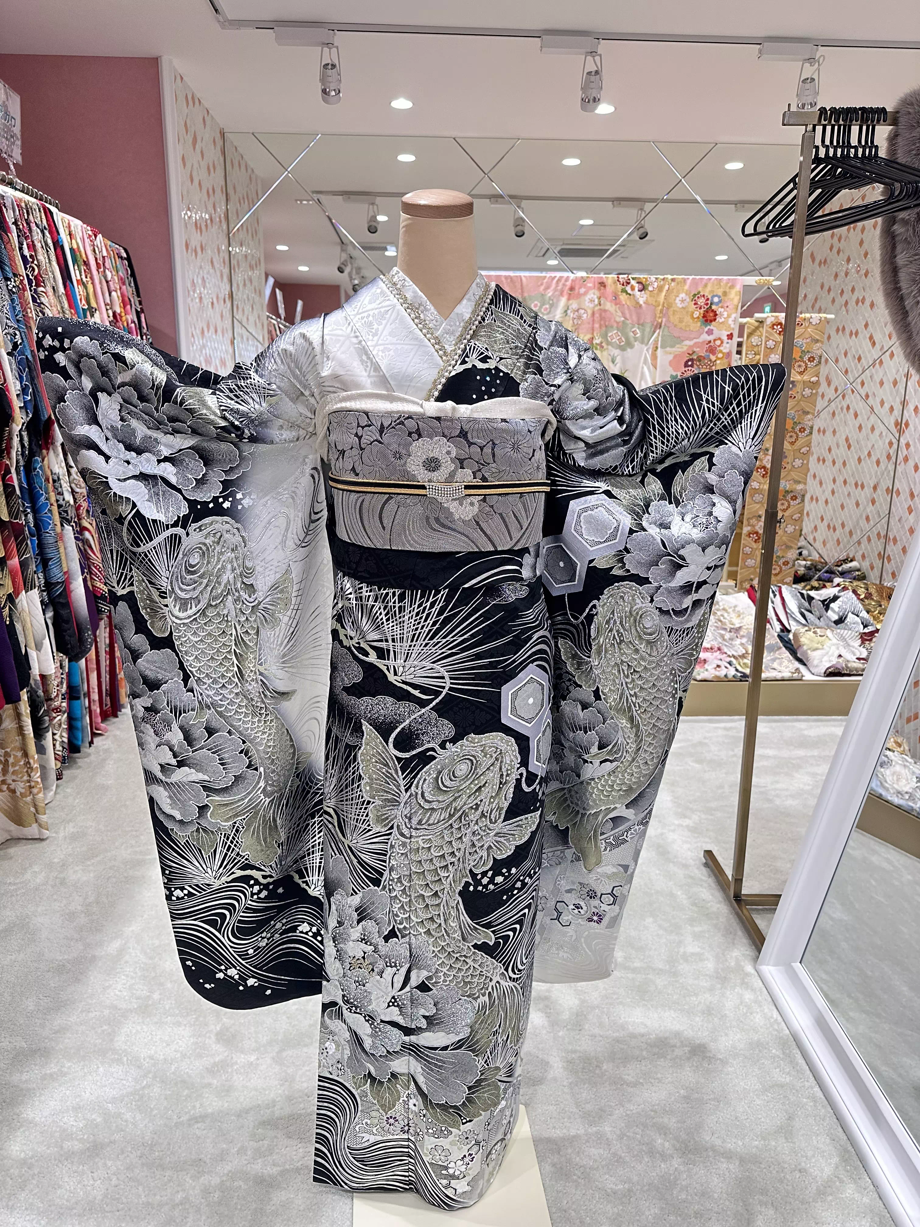 TAKAZEN姫路店　姫路市　成人式　卒業式　袴　振袖　イマドキ振袖　キラキラ　ヘップバーン　　白　金