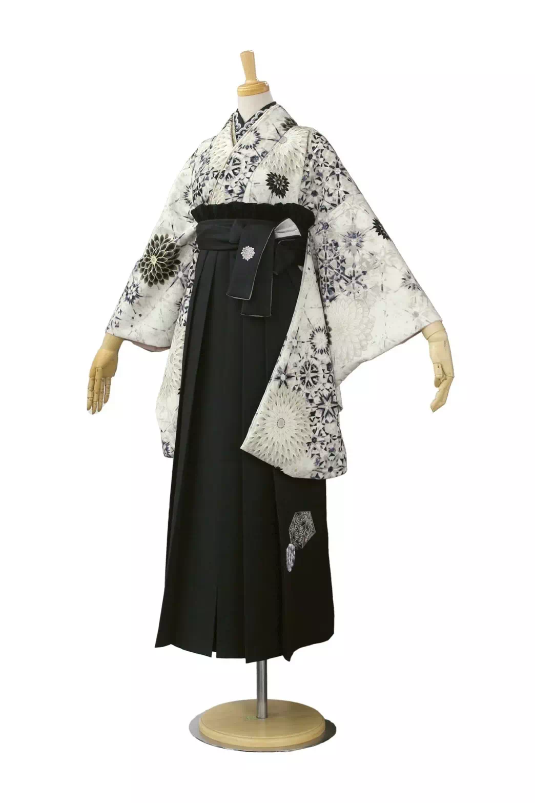 TAKAZEN姫路店　姫路市　成人式　卒業式　袴　振袖　イマドキ振袖　キラキラ　ヘップバーン　　白　金