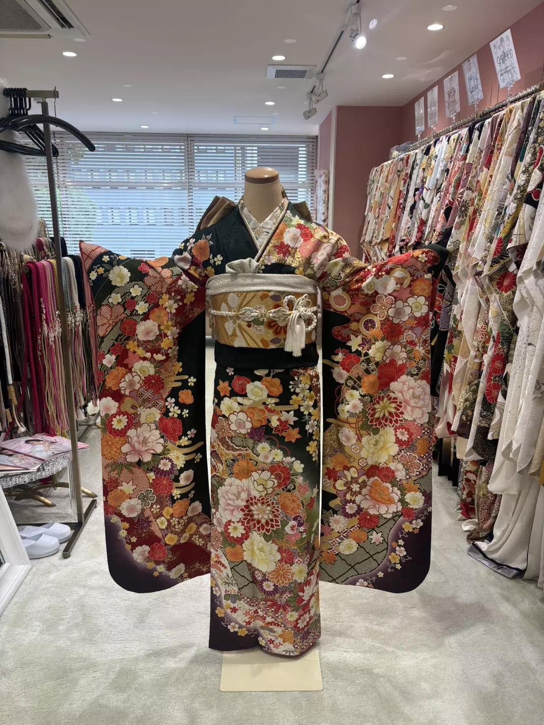 TAKAZEN姫路店　加古川市　高砂市　人気振袖　振袖レンタル　姫路市　成人式　卒業式　袴　振袖　古典　緑　お花