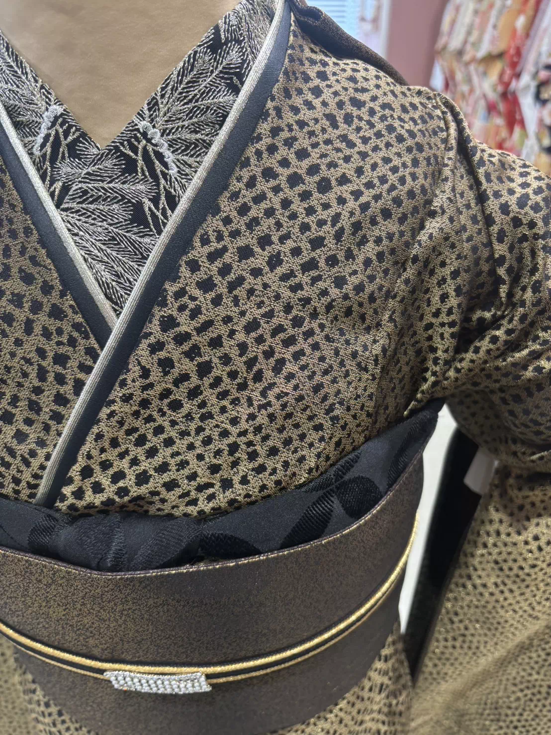 TAKAZEN姫路店　姫路市　成人式　卒業式　袴　振袖　イマドキ振袖　金 　ヴィンテージスタイル　ヒョウ柄　シンプル　個性的