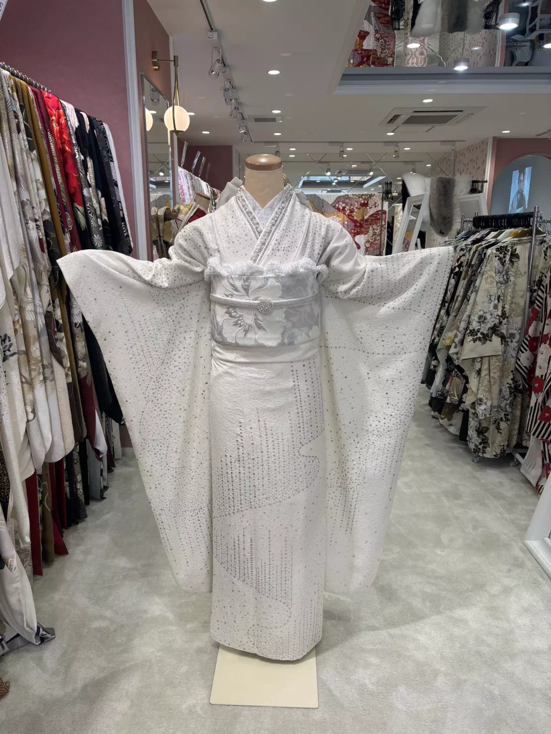 TAKAZEN姫路店　加古川市　高砂市　人気振袖　振袖レンタル　姫路市　成人式　卒業式　袴　振袖　イマドキ振袖　香音　
