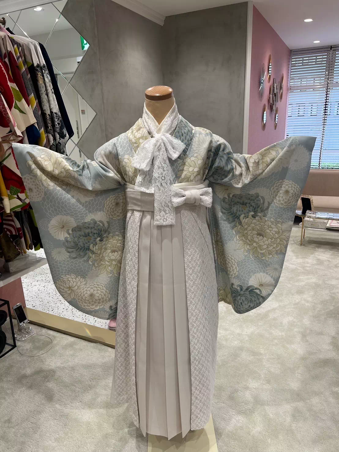 TAKAZEN姫路店　姫路市　成人式　卒業式　袴　振袖　イマドキ振袖　水色　レース　かわいい
