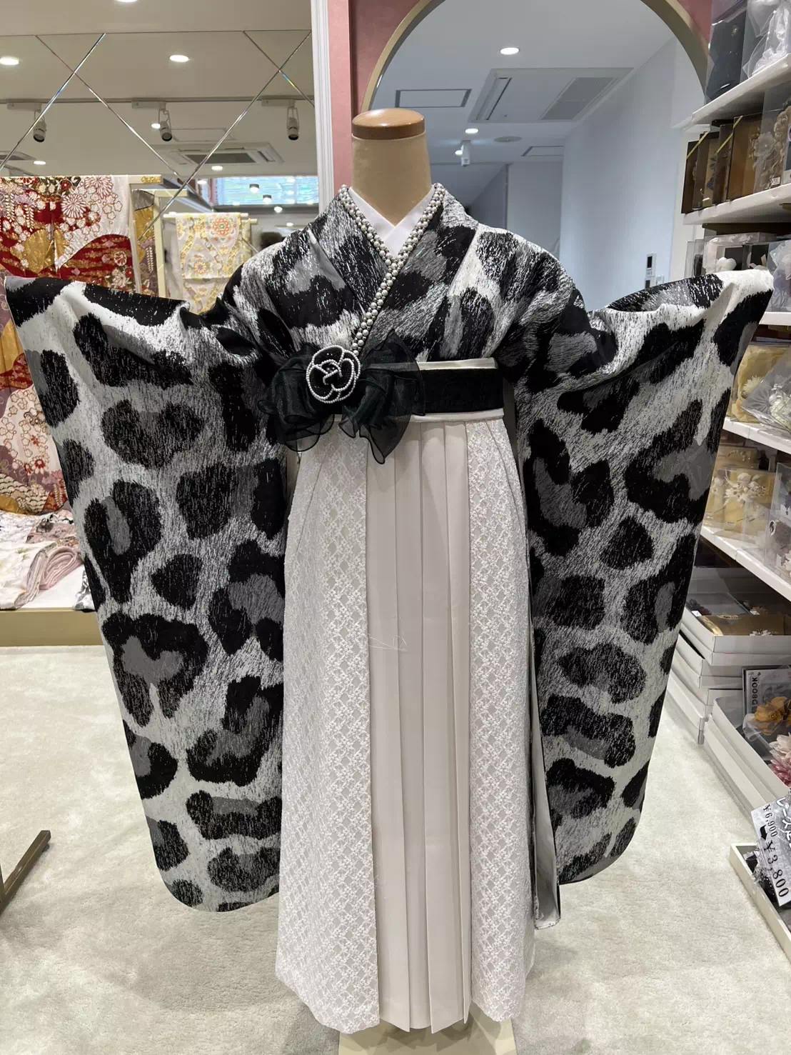 TAKAZEN姫路店　加古川市　高砂市　人気振袖　振袖レンタル　姫路市　成人式　卒業式　袴　振袖　イマドキ振袖　香音　袴コーデ