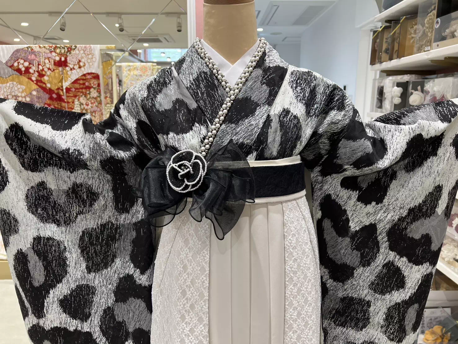 TAKAZEN姫路店　加古川市　高砂市　人気振袖　振袖レンタル　姫路市　成人式　卒業式　袴　振袖　イマドキ振袖　香音　袴コーデ