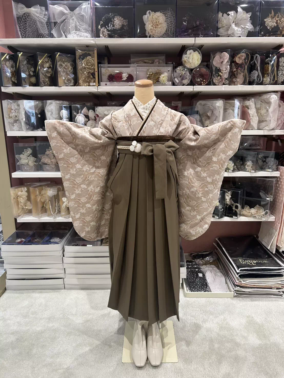 TAKAZEN姫路店　姫路市　成人式　卒業式　袴　振袖　イマドキ袴　エレガント　ベロア　ブラウン　茶色　ブーツに合う