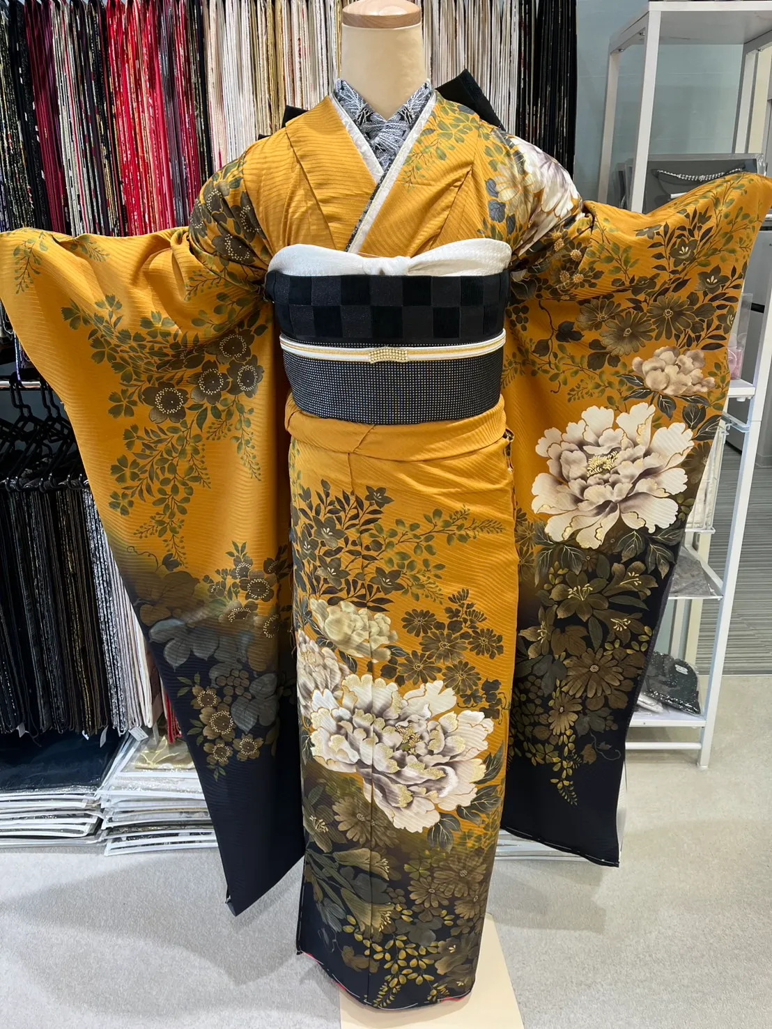 TAKAZEN　タカゼン　振袖レンタル　ヴィンテージ　黄色　シンプル