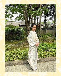 TAKAZEN　奈良　袴　レンタル　イマドキ　かわいい　くすみ　レトロ　モード　キラキラ　オシャレ　かっこいい　ブランド　被らない　卒業式　最高級古典柄振袖　関芳/最高級金彩刺繍友禅　白/シルバー　扇面　キラキラ　綺麗　透明感のある　桂由美プレミアム　天翔天音【通販可】25045