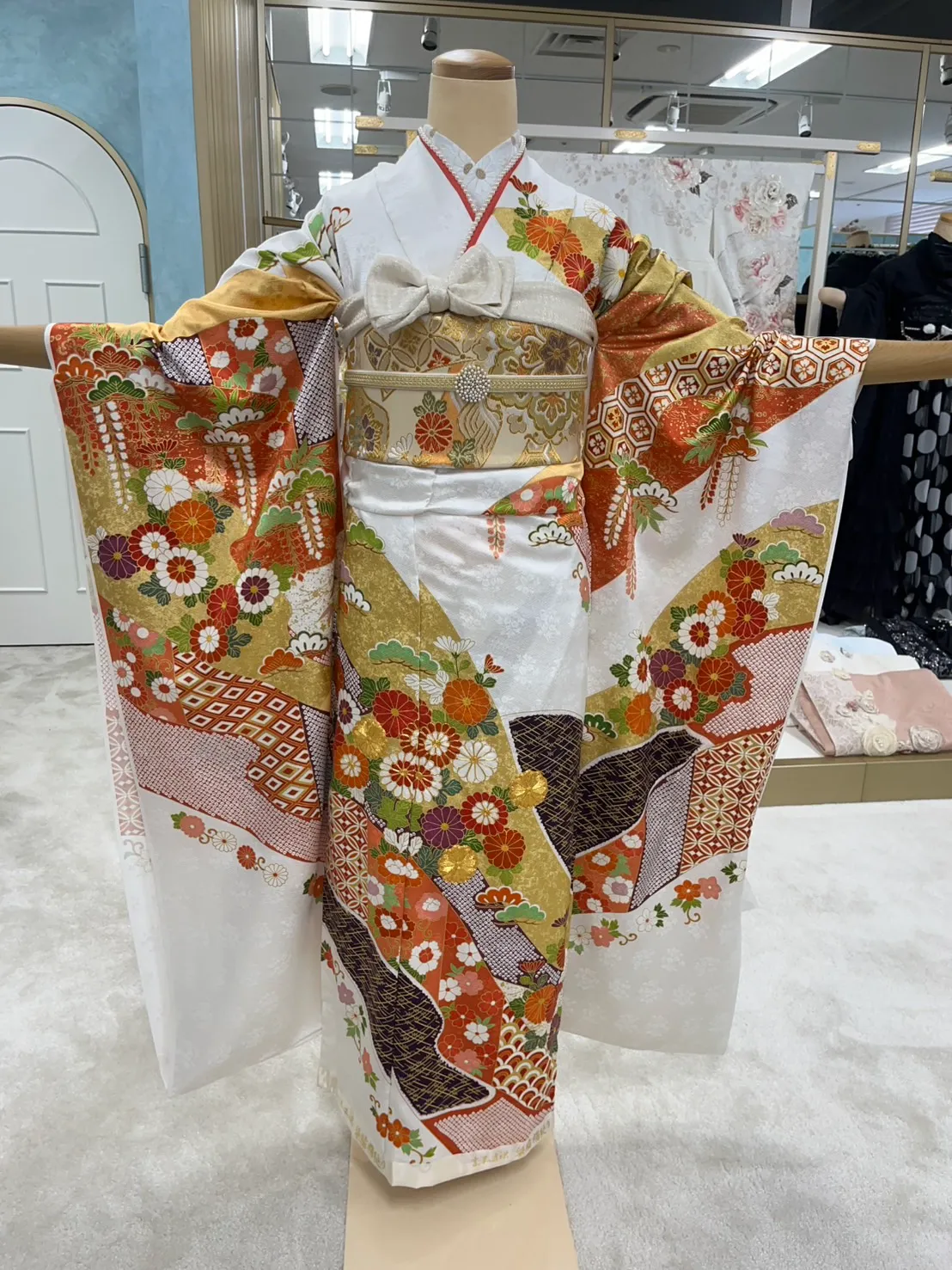 レトロ　フリル　振袖レンタル古典柄