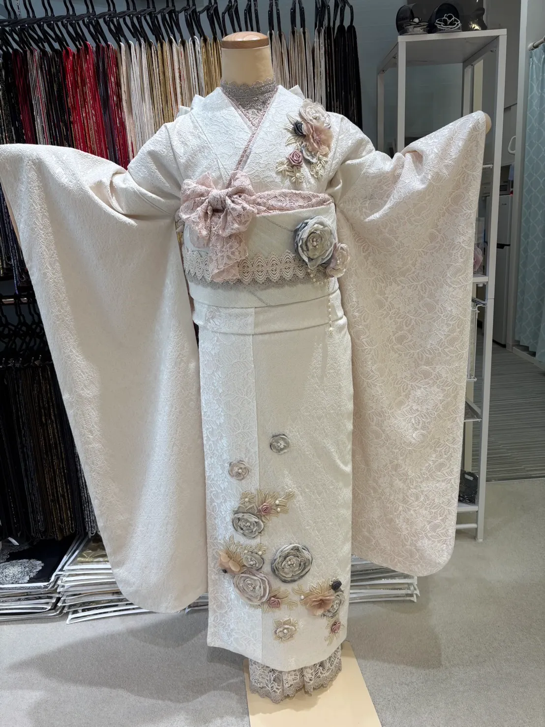 TAKAZEN　タカゼン　振袖　レンタル　ミニョン　白　かわいい