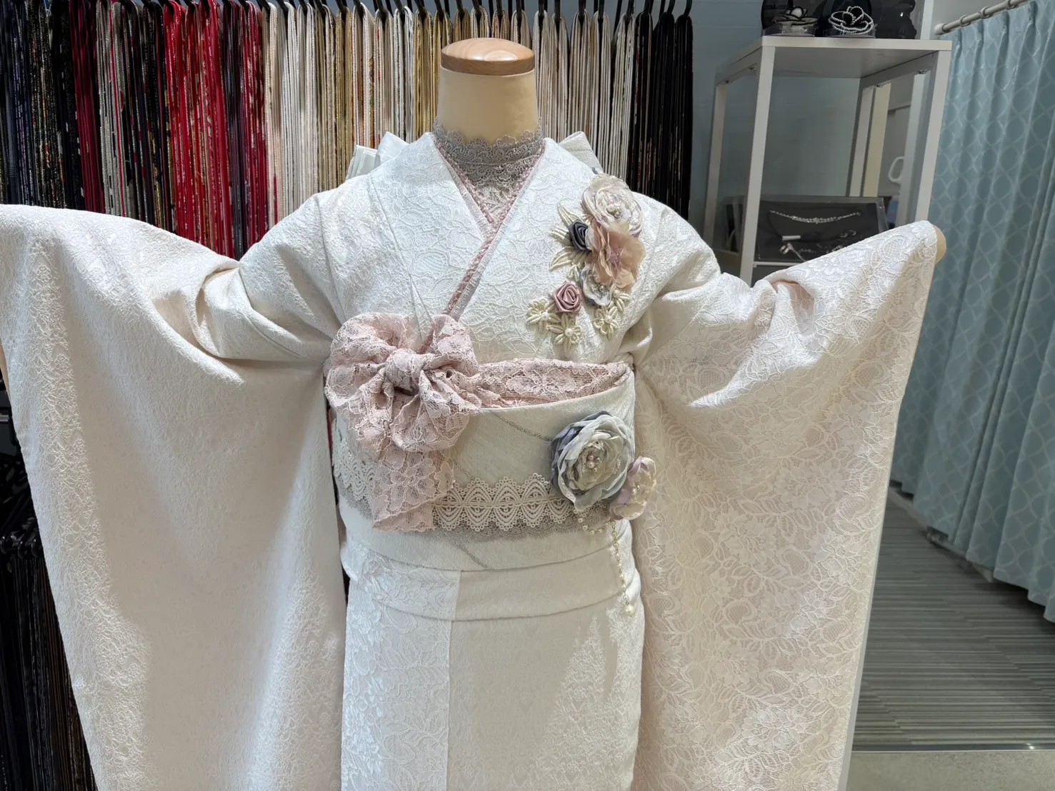 TAKAZEN　タカゼン　振袖　レンタル　ミニョン　白　かわいい