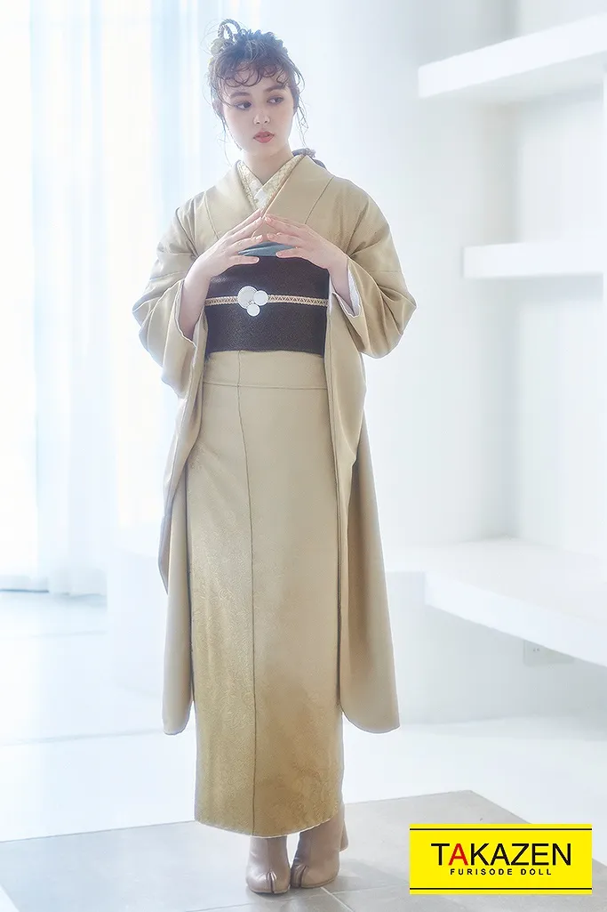 成人式振袖レンタル　人気色　ベージュ　無地