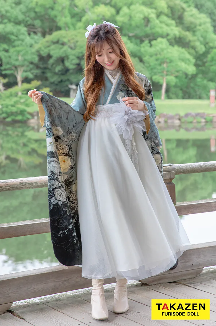 TAKAZENのレンタル袴 くすみカラーガーリー　JILL STUARTブランド袴　くすみグリーン　洋風　ガーリー　ドレス袴　ブーツコーデ【通販可】RY159