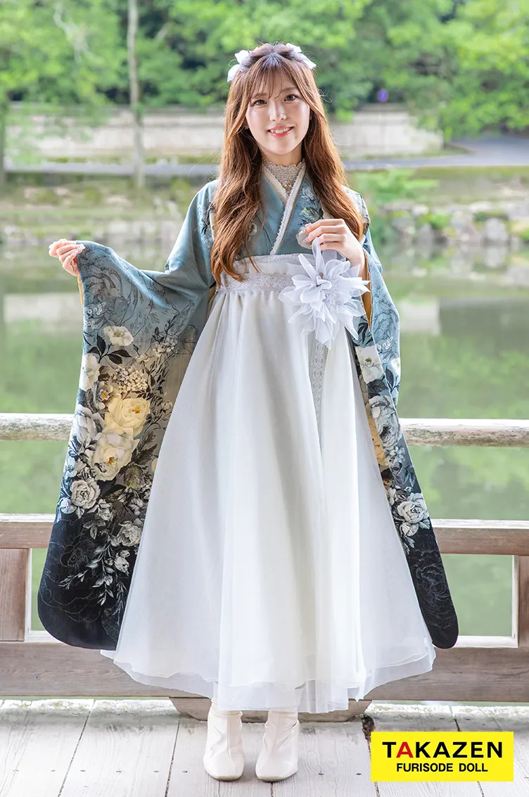 TAKAZENのレンタル袴 くすみカラーガーリー　JILL STUARTブランド袴　くすみグリーン　洋風　ガーリー　ドレス袴　ブーツコーデ【通販可】RY159