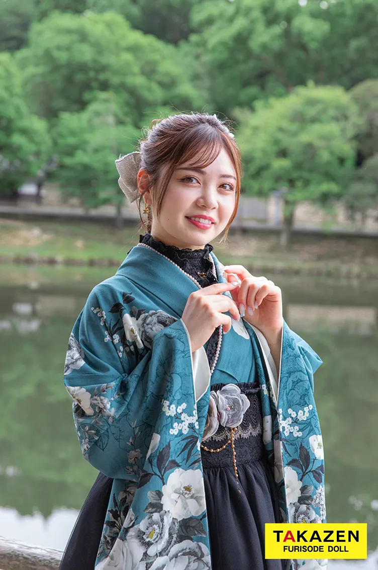 TAKAZENのレンタル袴 くすみカラーガーリー　JILL STUARTブランド袴　ターコイズブルー　レースインナーコーデ　ドレス袴　垢抜け【通販可】RY160