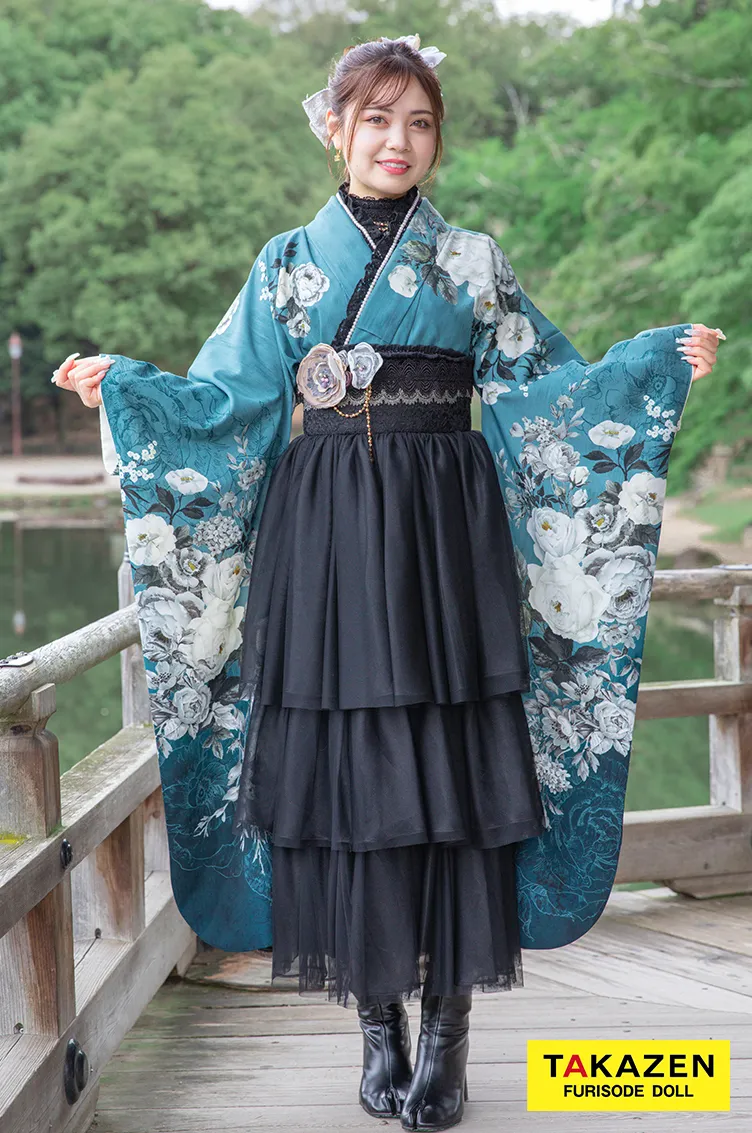 TAKAZENのレンタル袴 くすみカラーガーリー　JILL STUARTブランド袴　ターコイズブルー　レースインナーコーデ　ドレス袴　垢抜け【通販可】RY160