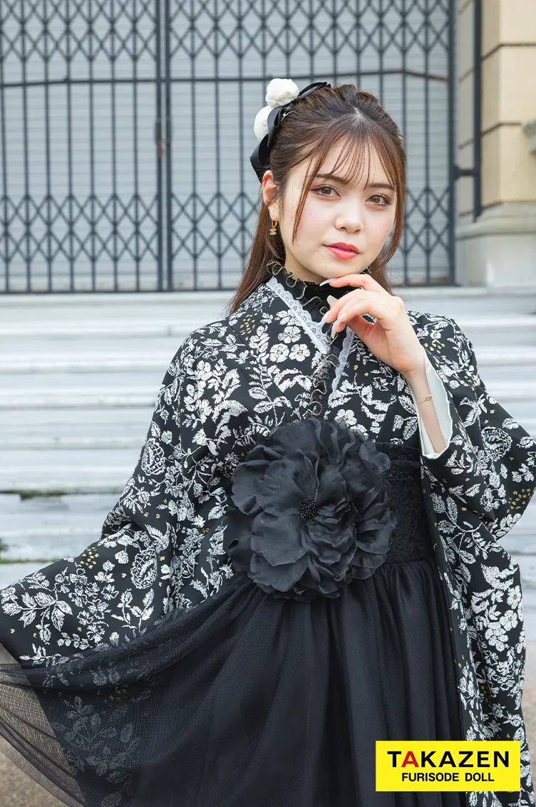 TAKAZENのレンタル袴 キュート＆ガーリー　オールブラック/黒　ドレス袴　ドーリー　かわいい　人とかぶらない　洋風　レースインナーコーデ【通販可】RY161