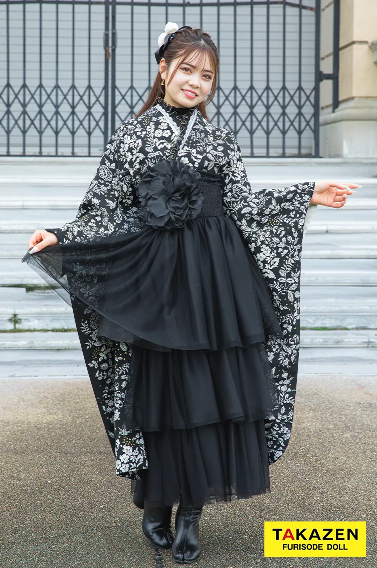 TAKAZENのレンタル袴 キュート＆ガーリー　オールブラック/黒　ドレス袴　ドーリー　かわいい　人とかぶらない　洋風　レースインナーコーデ【通販可】RY161