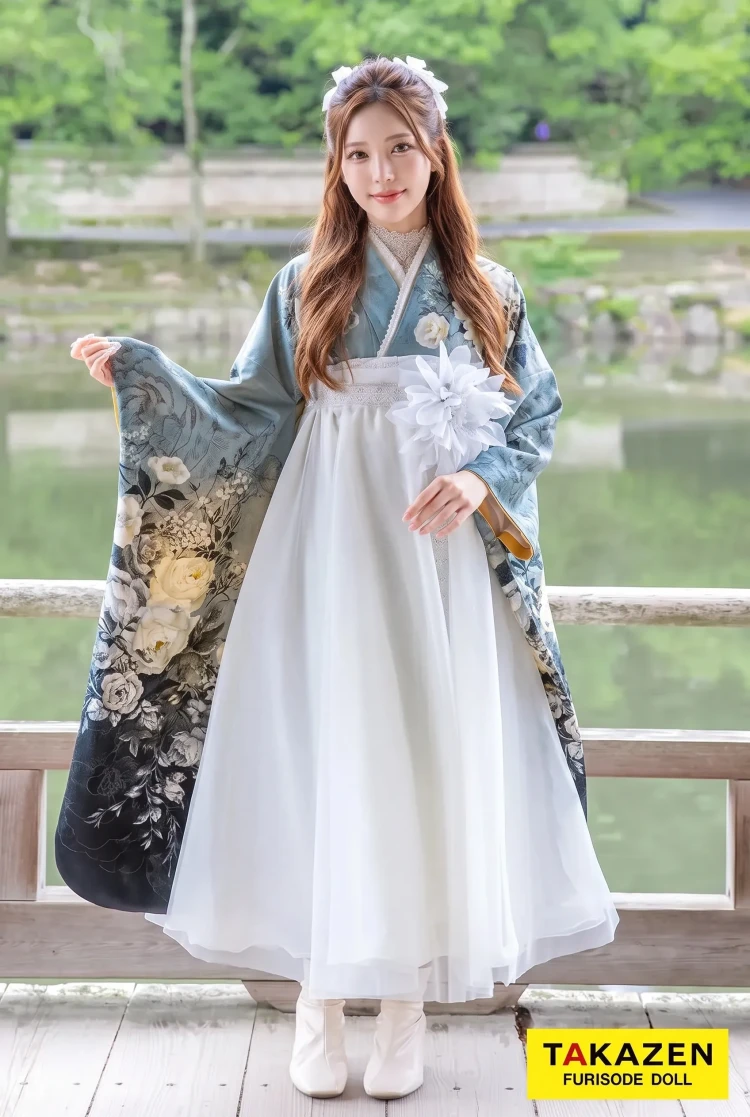 TAKAZENのレンタル袴 くすみカラーガーリー　JILL STUARTブランド袴　くすみグリーン　洋風　ガーリー　ドレス袴　ブーツコーデ【通販可】RY159
