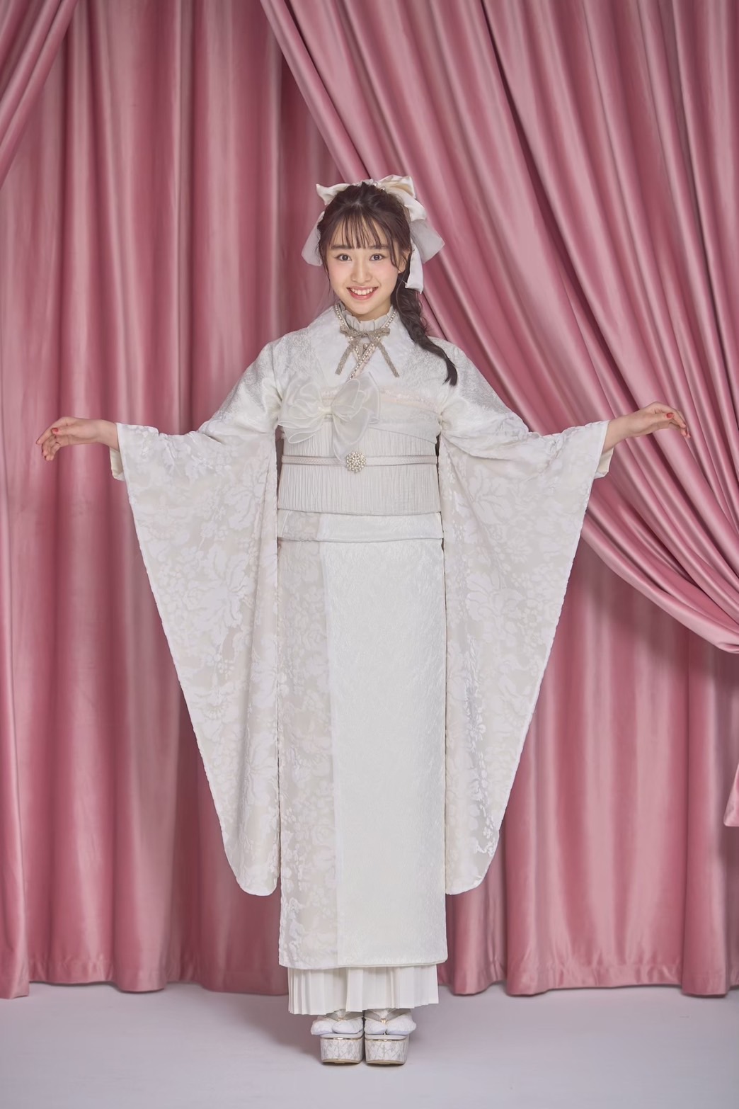 振袖　振袖レンタル　白　くすみカラー