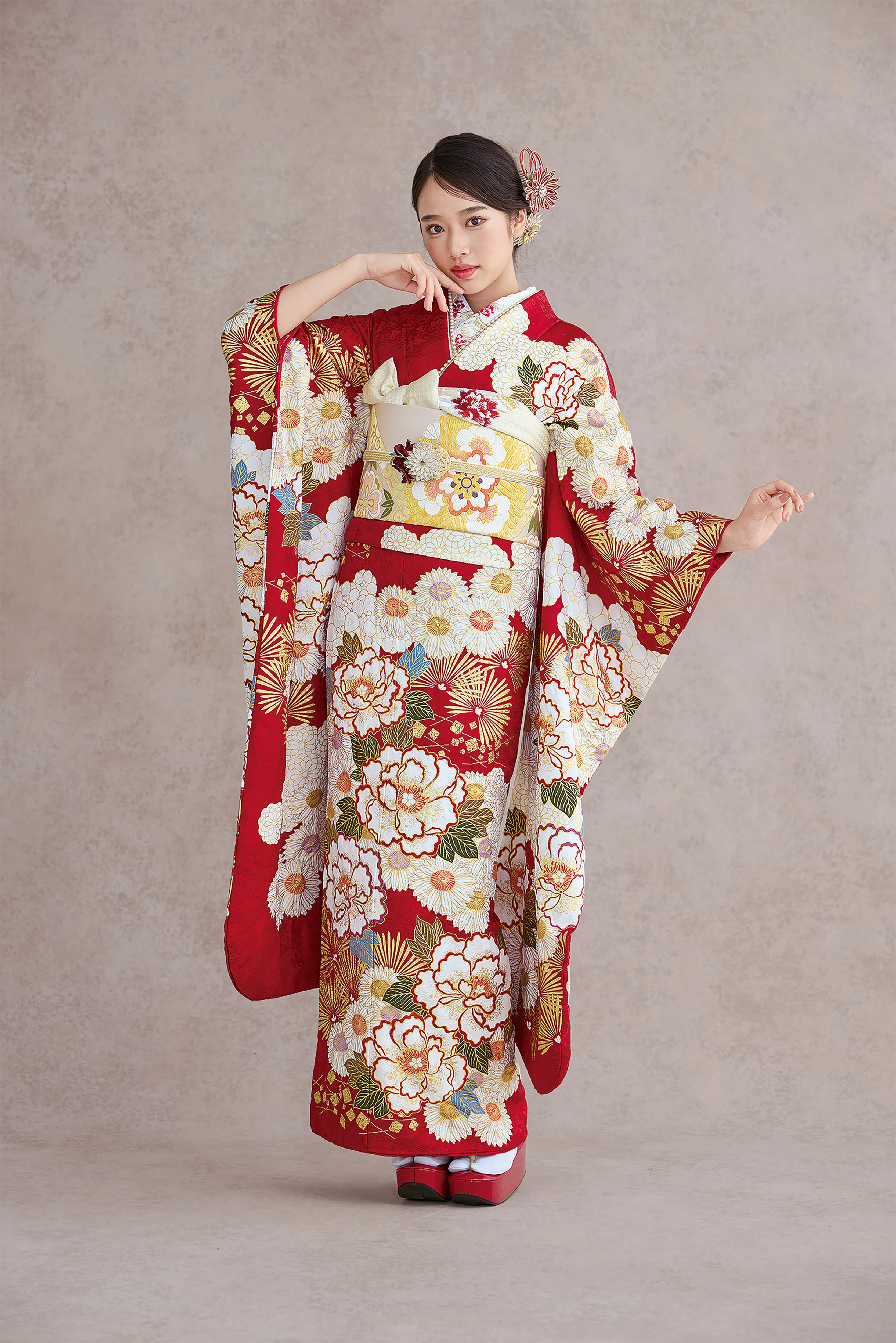 赤色　振袖　赤色の振袖　可愛い　華やか　明るい