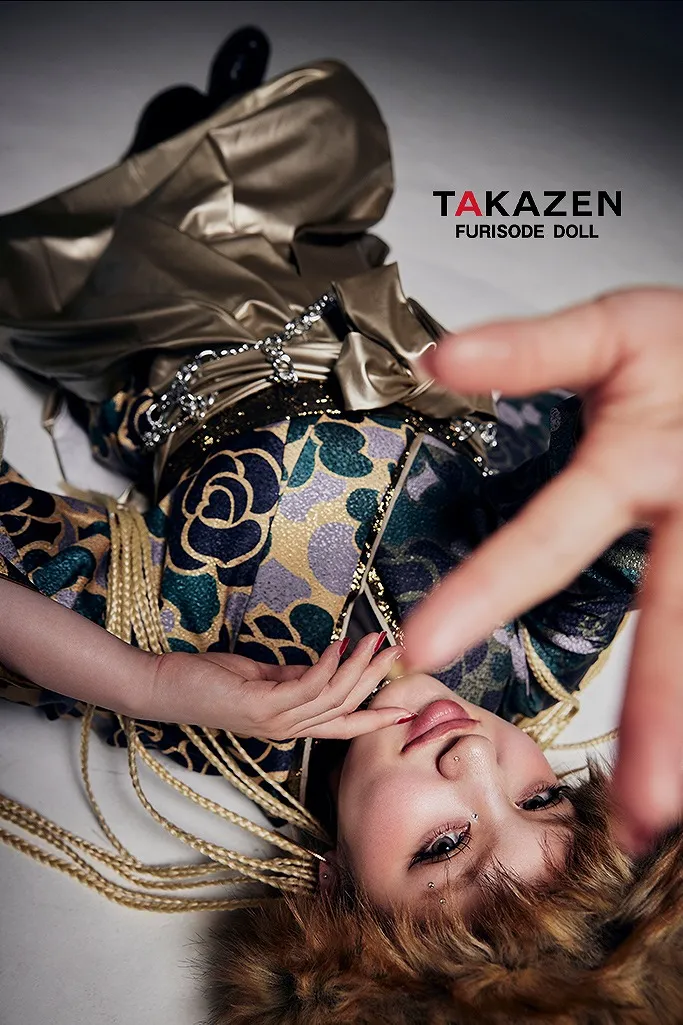 TAKAZENのレンタル袴 ストリートスタイル　HIROCKコラボ袴　カーキ　迷彩　レザー袴　かっこいい　ブーツコーデ【通販可】GH8