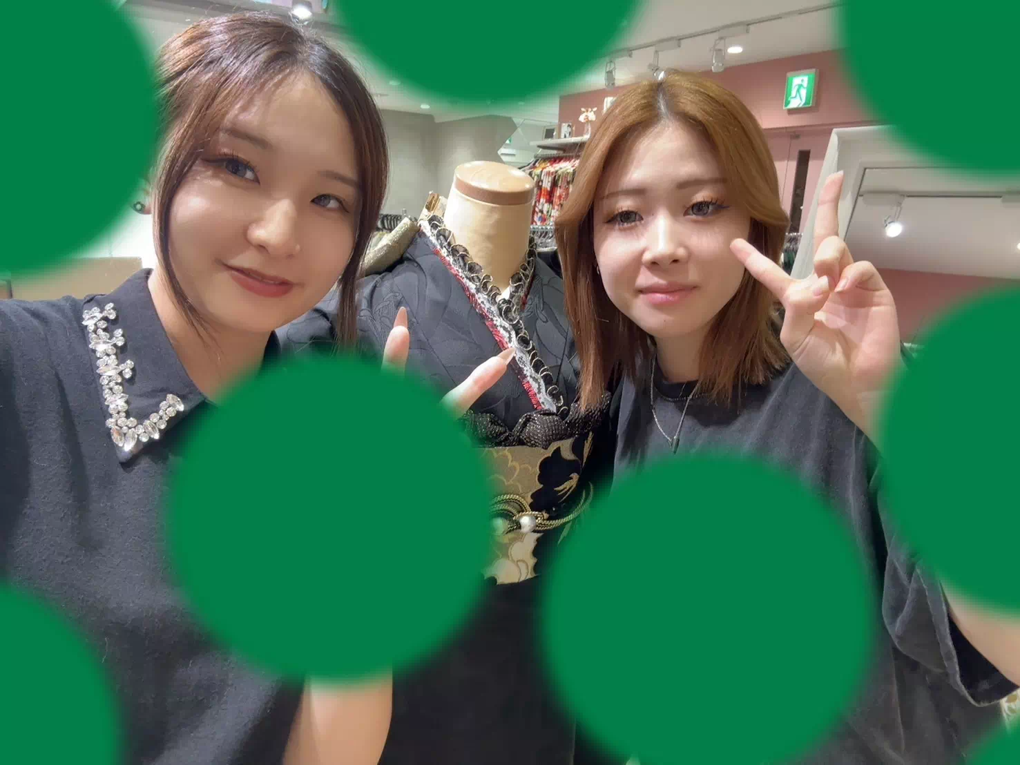 TAKAZEN姫路店　姫路市　成人式　卒業式　袴　振袖　イマドキ振袖　レトロ　黒色　モノトーン　金色　ゴールド