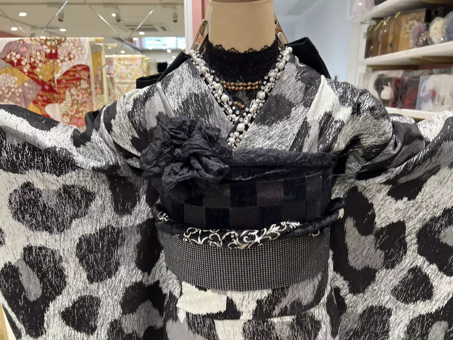 TAKAZEN姫路店　加古川市　高砂市　人気振袖　振袖レンタル　姫路市　成人式　卒業式　袴　振袖　イマドキ振袖　香音　