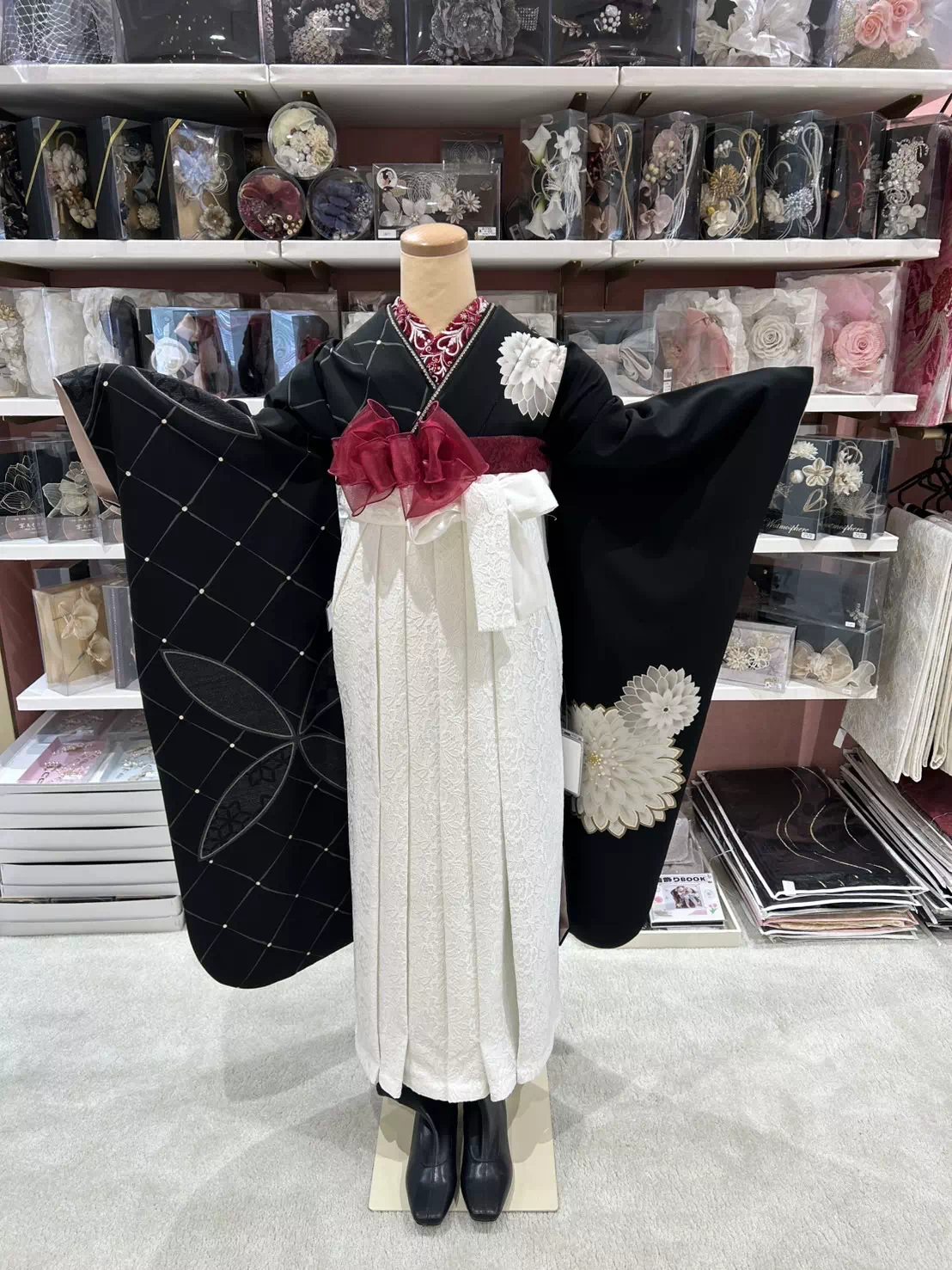 TAKAZEN姫路店　姫路市　成人式　卒業式　袴　振袖　イマドキ振袖　キラキラ　イマドキ袴　レース　白レース　高級感　モノトーン　黒白