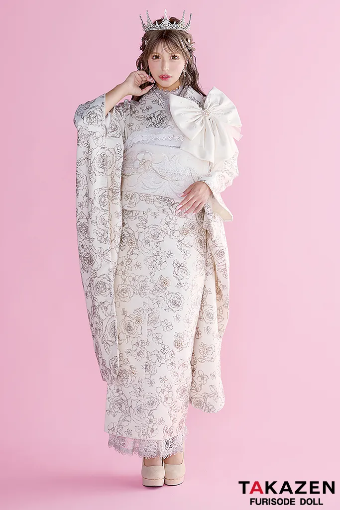 TAKAZEN　奈良　振袖　レンタル　ヘップバーンシュシュ　クリーム　バラ柄　キラキラ振袖　グリッター　リボン付き　ガーリー　派手　かわいい　レースインナーコーデ　今井アンジェリカ