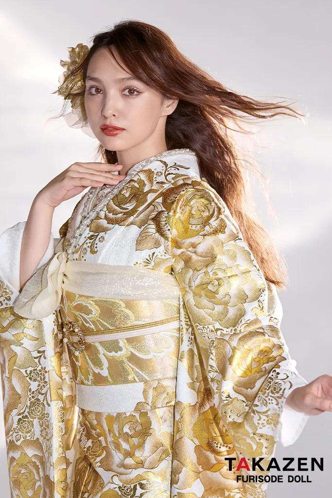 TAKAZEN　奈良　振袖　レンタル　成人式　モード系　白金　バラ柄　ゴージャス　キラキラ振袖　スワロフスキー付き　派手　目立つ　セクシー　ラグジュアリー　香川るな