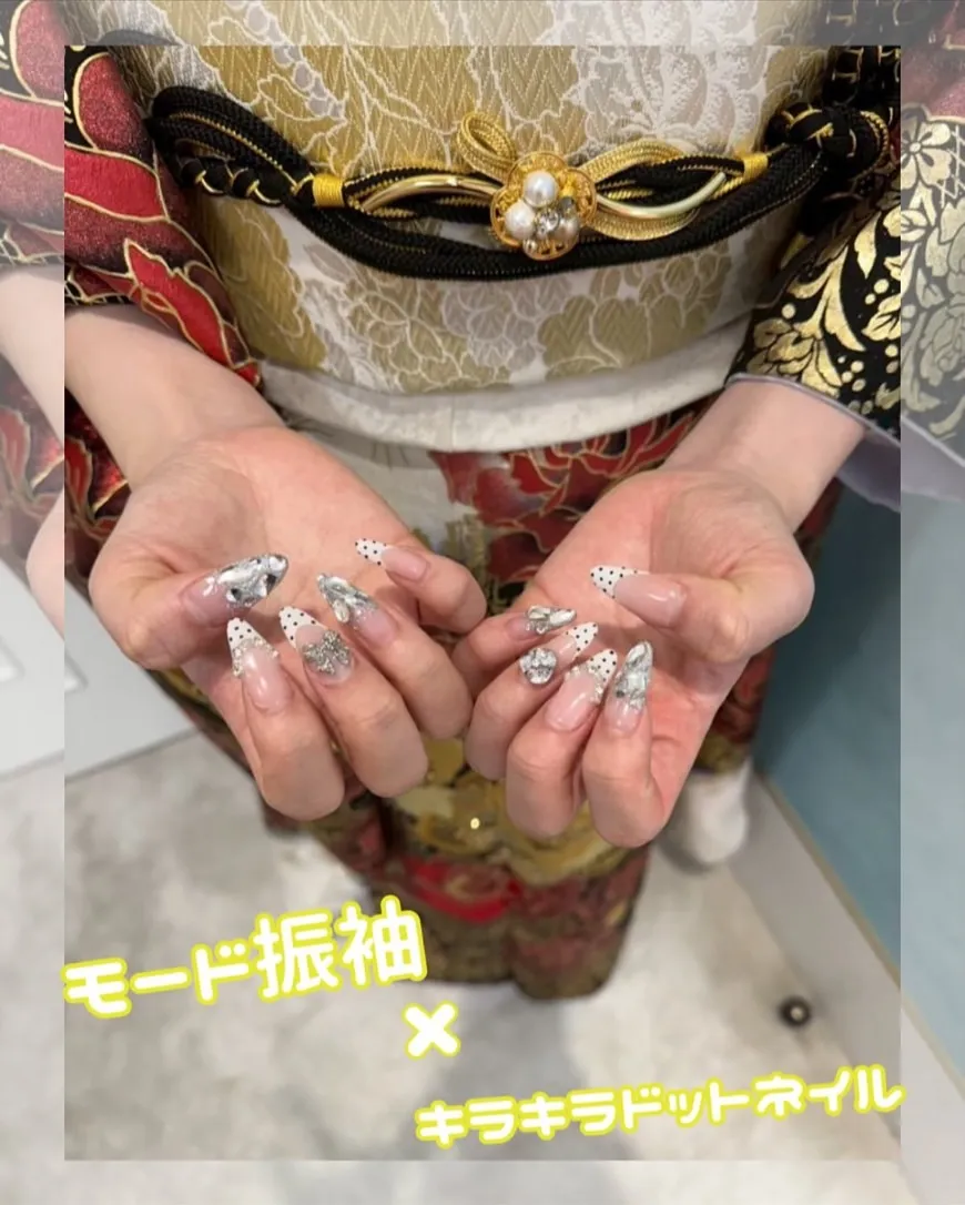 前撮り　振袖　撮影会　モード赤色ゴールドブラックキラキラお振袖TAKAZENオリジナル