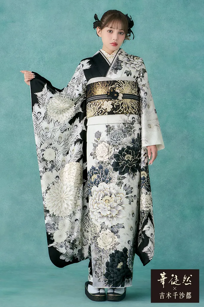 TAKAZENのレンタル振袖 華徒然×吉木千沙都ブランド振袖　白地/黒/モノトーン　古典柄　大人っぽい　かっこいい　きれいめ　渋い【通販可】K1266