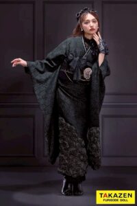 振袖レンタル　ヘップバーンローズ　黒　薔薇付き　立体花　ラグジュアリー　誰ともかぶらない　レースインナー/ブーツスタイル　オールブラックコーデ　香川るな【通販可】26007