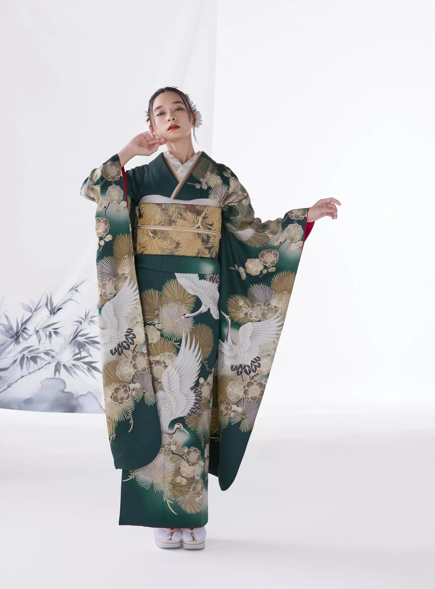 TAKAZEN姫路店　姫路市　成人式　卒業式　袴　振袖　イマドキ振袖　キラキラ　ヘップバーン　　白　金