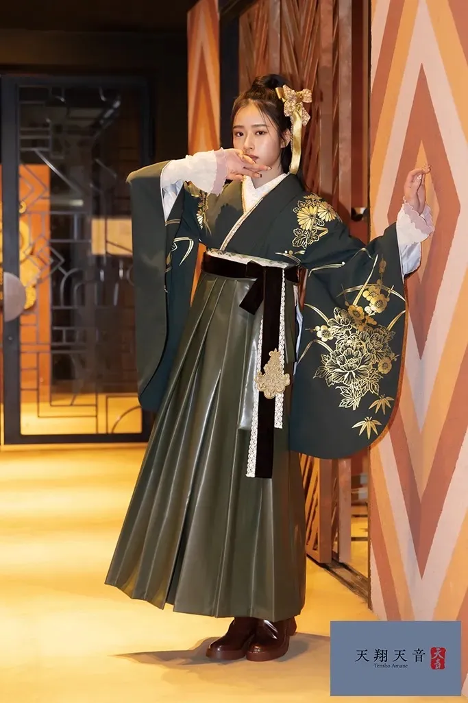天翔天音ブランド袴　ヴィンテージスタイル　レザー袴　かっこいい　スタイリッシュ　ブーツスタイル