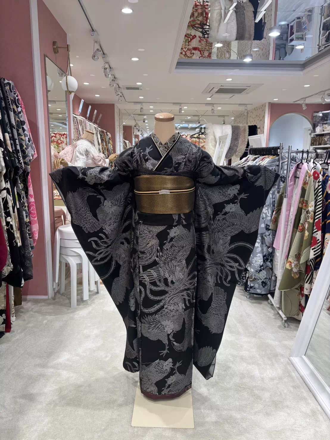 TAKAZEN姫路店　姫路市　卒業式　袴　　黒　金色