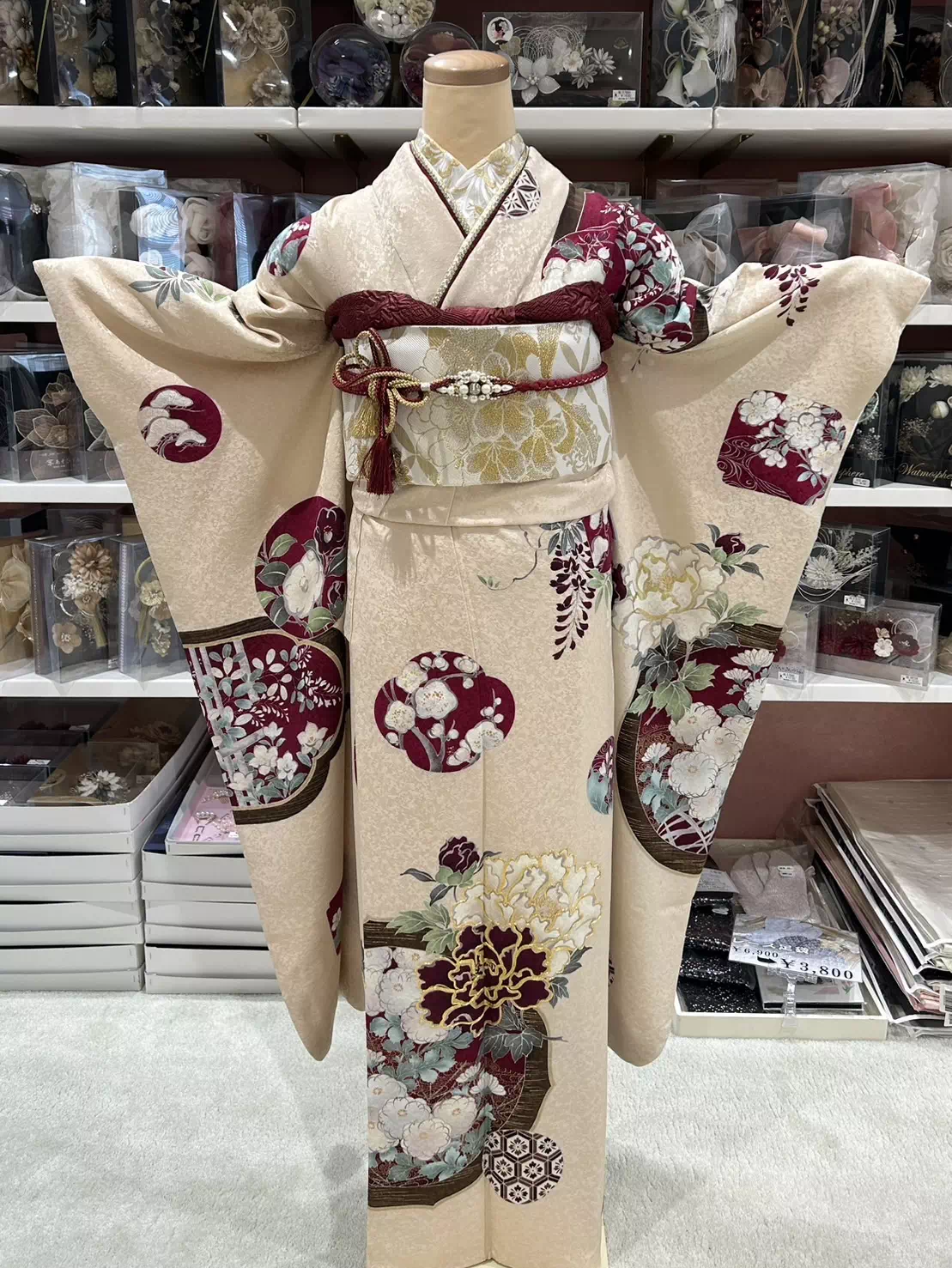 TAKAZEN姫路店　姫路市　成人式　卒業式　袴　振袖　イマドキ振袖　キラキラ　赤　ワインレッド　古典　ヴィンテージ　　シンプル　綺麗め