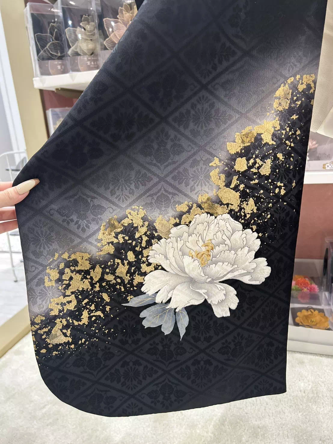 TAKAZEN姫路店　姫路市　成人式　卒業式　袴　振袖　イマドキ振袖　孔雀柄　孔雀　黒振袖