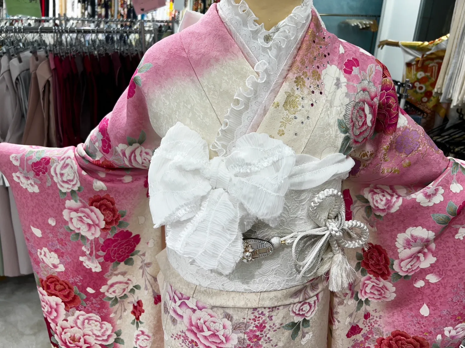 成人式　前撮り　振袖レンタル可愛いTAKAZEN心斎橋店キラキラピンク色被らない
