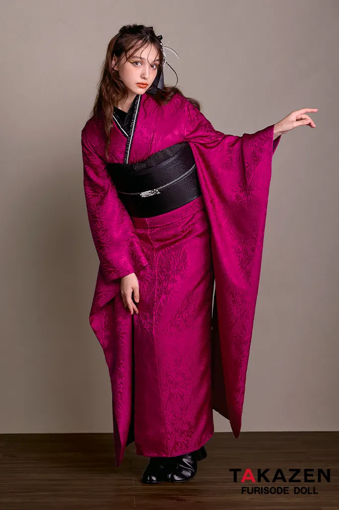 TAKAZEN　奈良　振袖　レンタル　成人式　ヴィンテージスタイル　紫/ワインレッド　無地　シンプル　個性的　目立つ　かっこいい　かぶらない　派手　ブーツスタイル　香川るな