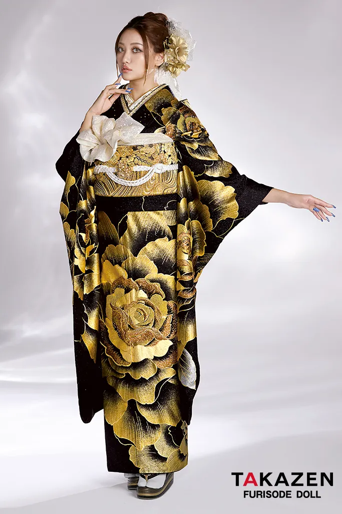 TAKAZEN　奈良　振袖　レンタル　成人式　ゴージャス　黒/金/ゴールド　薔薇柄/大柄　派手　ギャル振袖　クール系　モード　キラキラ　目立つ　グラマラス　中村りお