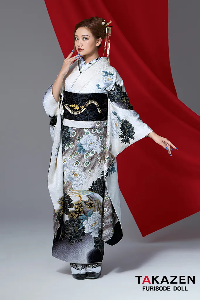 TAKAZEN橿原　奈良　橿原　成人式　振袖　振袖レンタル　前撮り　卒業式　袴レンタル　ジャパンモード　白/グレー　孔雀柄　シック　渋い　かっこいい振袖　粋　ギャル　大人っぽい　花魁風　中村りおん【通販可】32146 5回レンタル