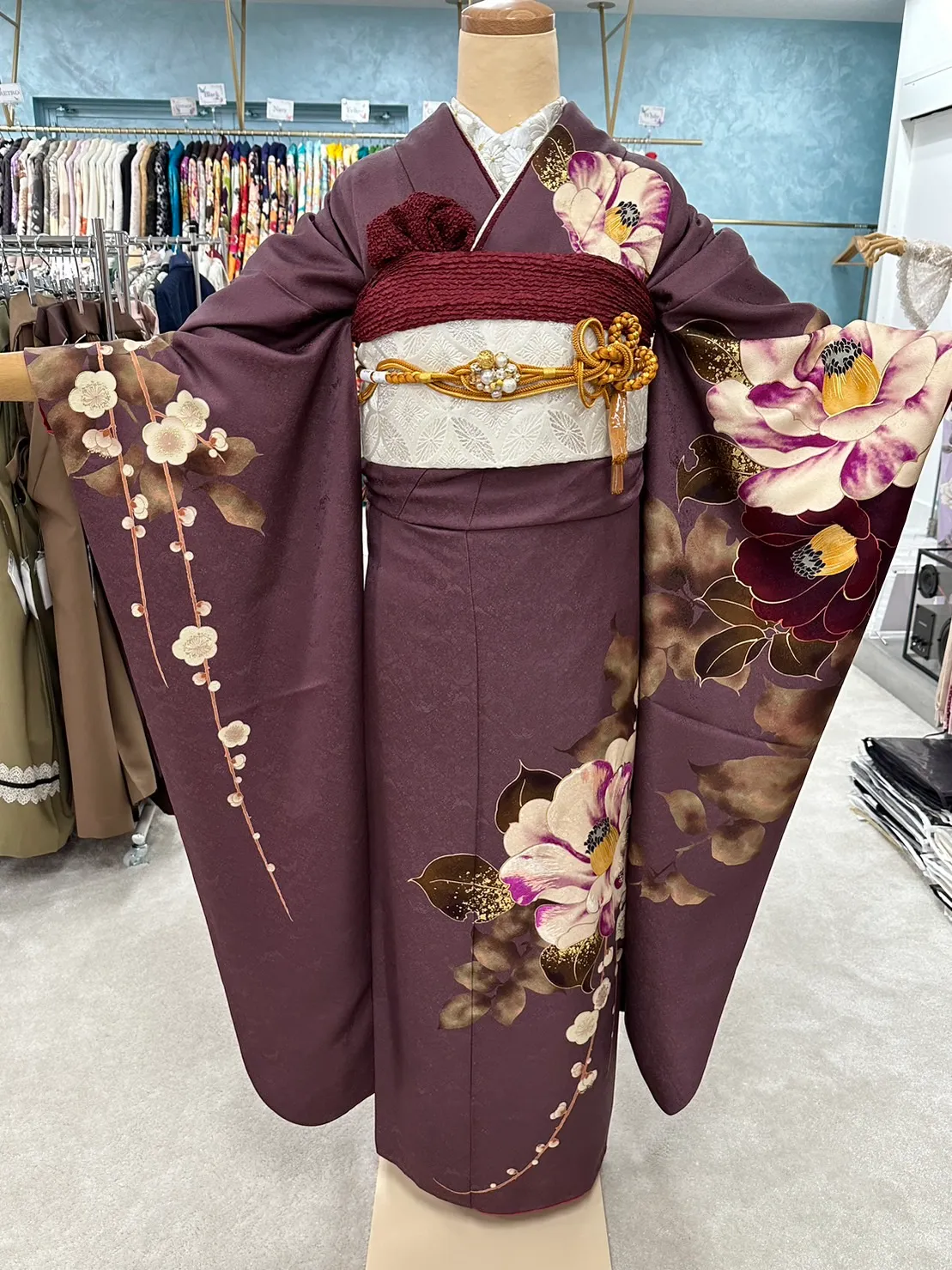 前撮り　振袖　撮影会　ヴィンテージスタイルカワイイ茶色系エンジ色