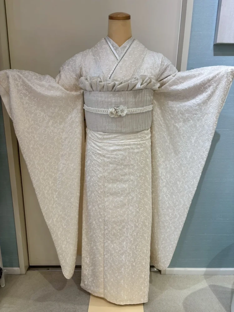 成人式　振袖レンタル　白　ヴィンテージスタイル　大阪　堺