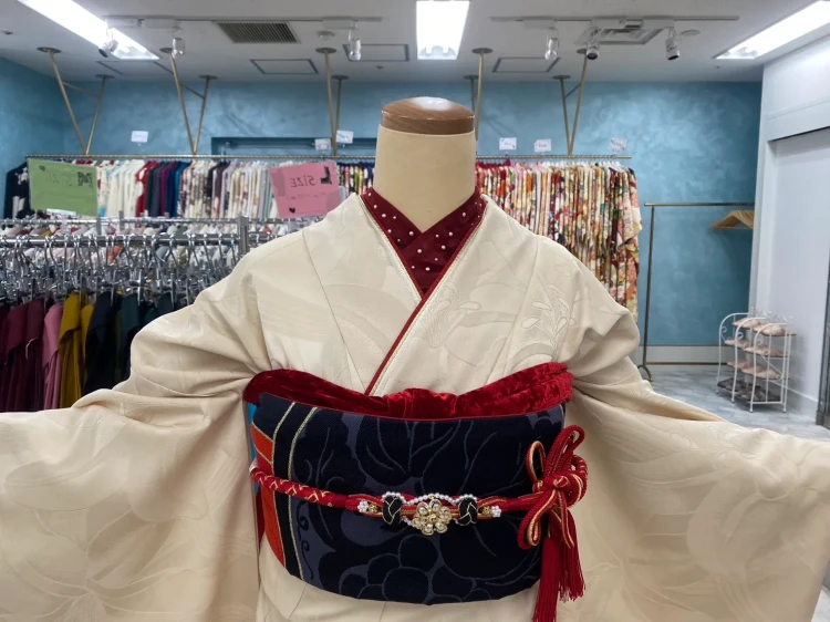 振袖レンタル　成人式　なんば　心斎橋　天王寺　大阪　人気TAKAZEN心斎橋店ヴィンテージスタイル白色ブーツスタイル