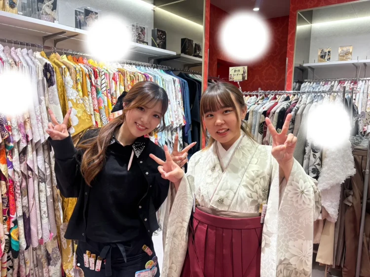 卒業式　袴　レンタル　梅田　くすみカラー　エンジ色袴