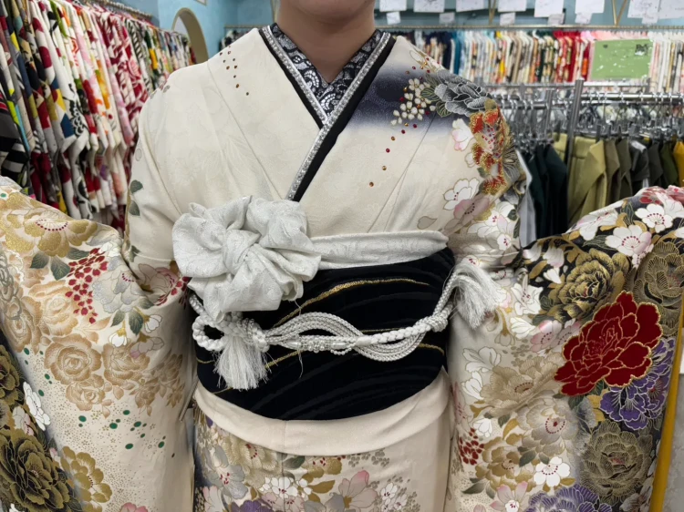 成人式　振袖レンタル　安カワ　桂由美　お得　キラキラ　白　金