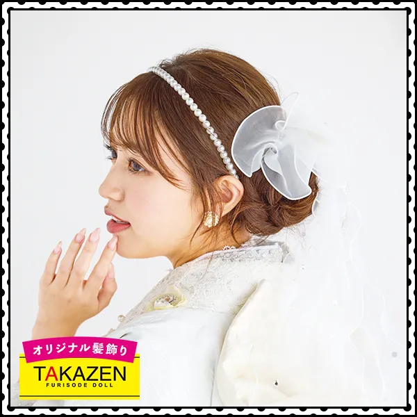 女性らしいシニヨン×大きめふわふわチュールリボン髪飾り♡白