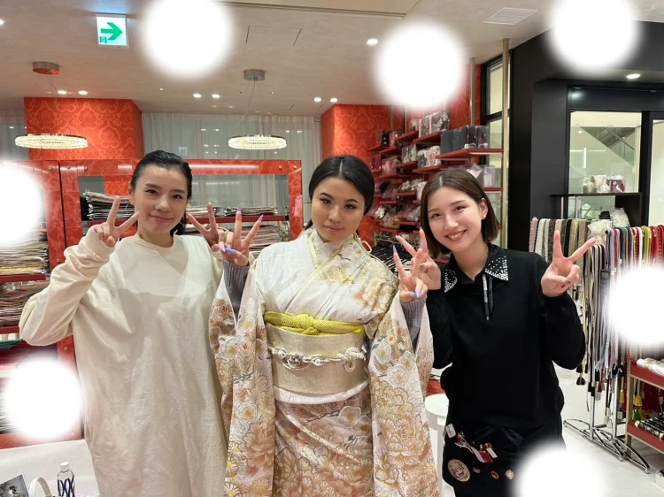 成人式　前撮り　振袖レンタル　古典　白　キラキラ　かわいい